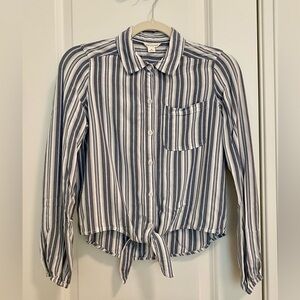 Aeropostale Lightweight Button Up Top size XS